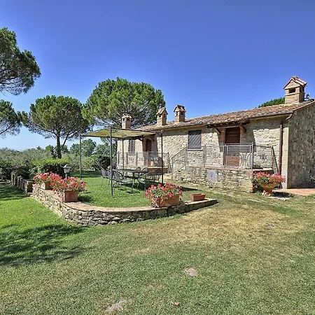 Vernazzano Basso Sleeps 4 T242186 Апартаменты Туоро-суль-Тразимено