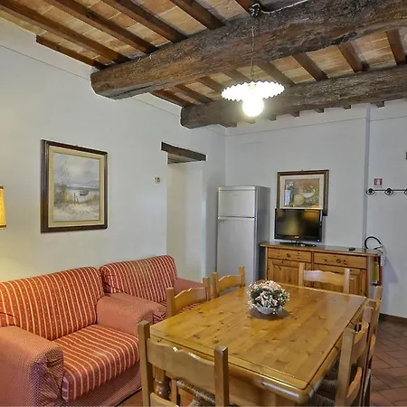 Vernazzano Basso Sleeps 4 T242186 * Туоро-суль-Тразимено