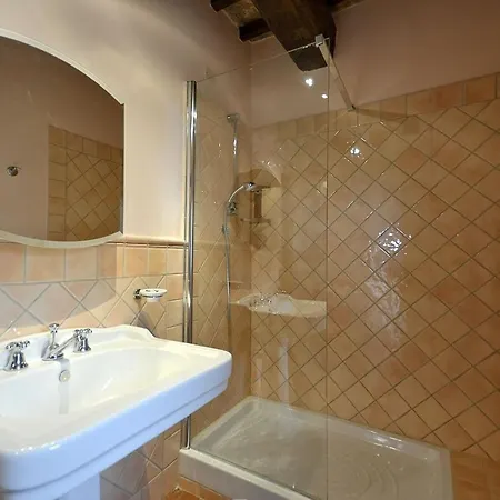 Апартаменты Vernazzano Basso Sleeps 4 T242186