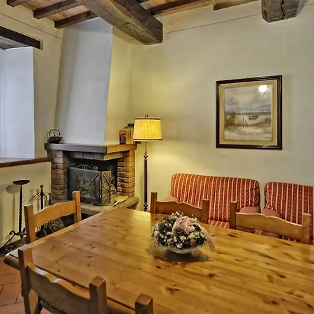 Vernazzano Basso Sleeps 4 T242186 Апартаменты