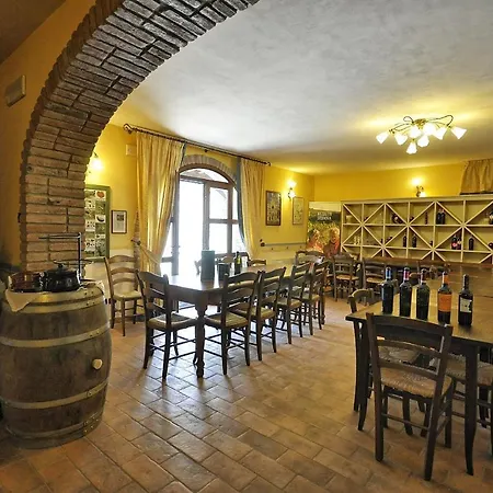 Апартаменты Vernazzano Basso Sleeps 4 T242186 Туоро-суль-Тразимено