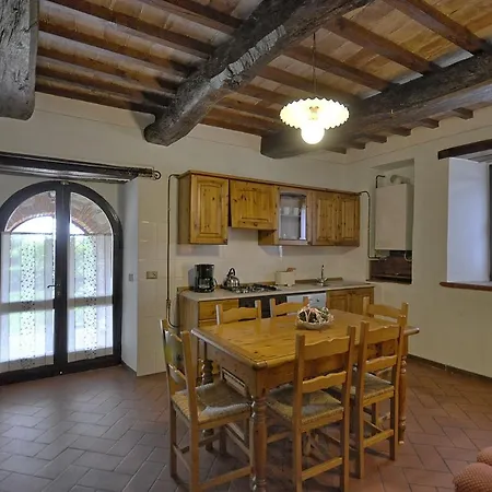 Vernazzano Basso Sleeps 4 T242186 Туоро-суль-Тразимено